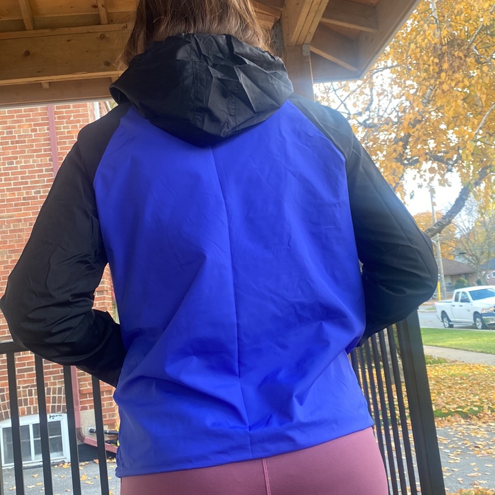 Womens wind breaker - Picture 2 of 4